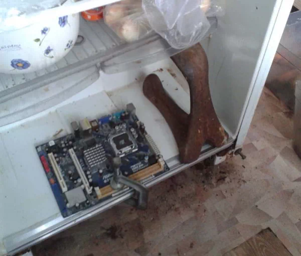 самостоятельный ремонт прогнившего холодильника НОРД